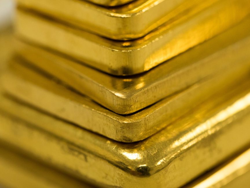 عدد من السبائك الذهبية مختلفة الأوزان عند شركة "غولد إنفستمنتس" (Gold Investments)  في هذه الصورة المرتبة في لندن، المملكة المتحدة، يوم الأربعاء 29 يوليو 2020. - المصدر: بلومبرغ