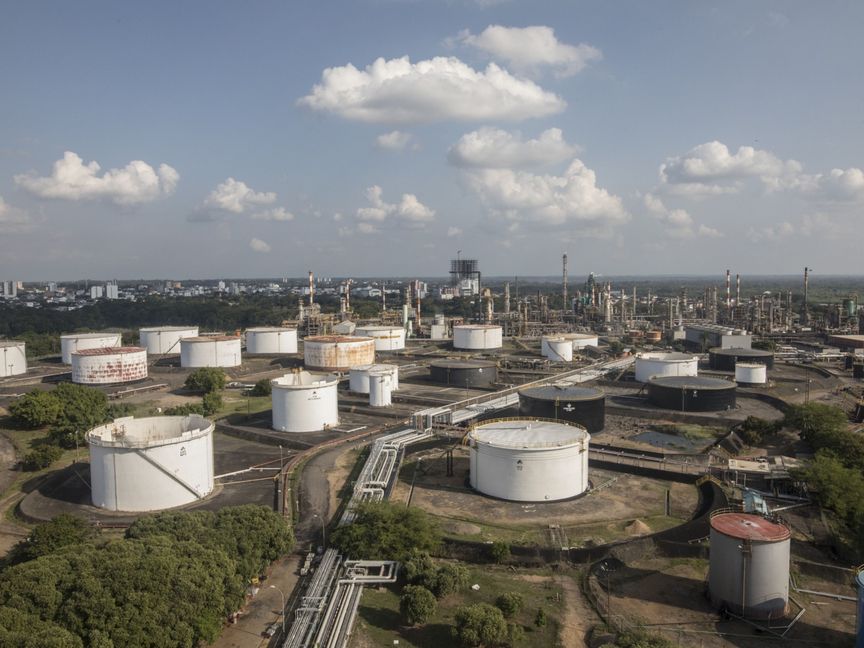 صهاريج التخزين في مصفاة  "إيكوبترول بارانكابيرميخا" (Ecopetrol Barrancabermeja) في بارانكابيرميخا، كولومبيا، يوم الثلاثاء 15 فبراير 2022. - المصدر: بلومبرغ