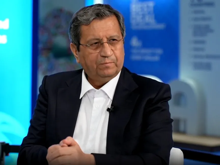 عبد الناصر همتي، محافظ البنك المركزي الإيراني - الشرق بلومبرغ