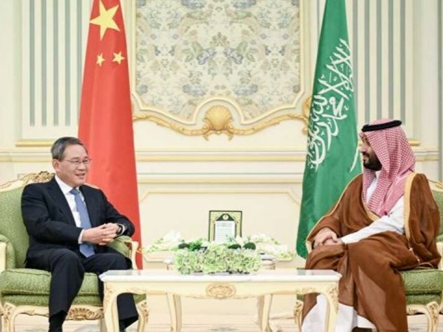 ولي العهد السعودي الأمير محمد بن سلمان ورئيس الوزراء الصيني لي تشيانغ خلال اجتماعات اللجنة المشتركة الصينية السعودية رفيعة المستوى، في العاصمة السعودية الرياض، 12 سبتمبر 2024 - الموقع الرسمي لوزارة الخارجية الصينية