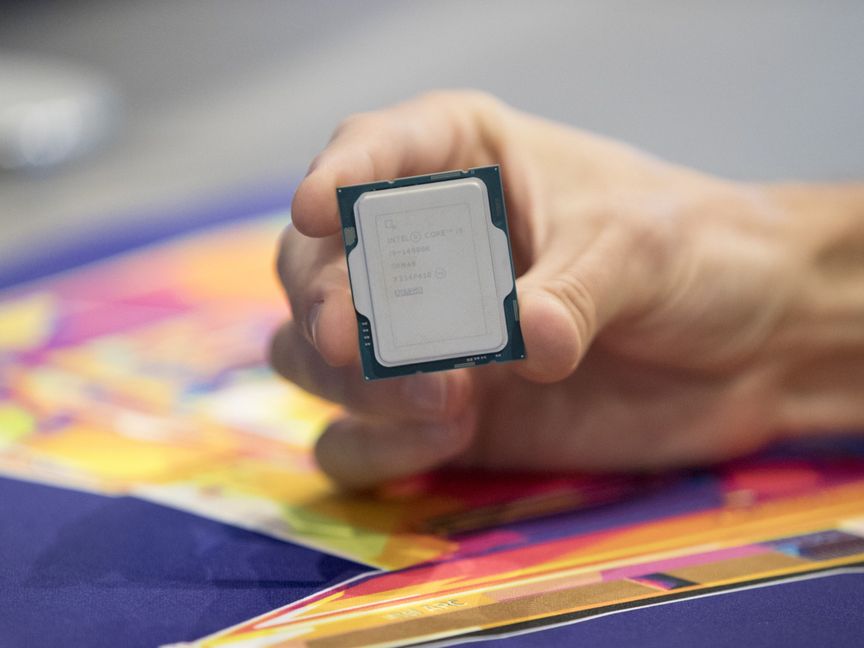 وحدة المعالجة المركزية (Intel Core) من الجيل الرابع عشر - المصدر: بلومبرغ