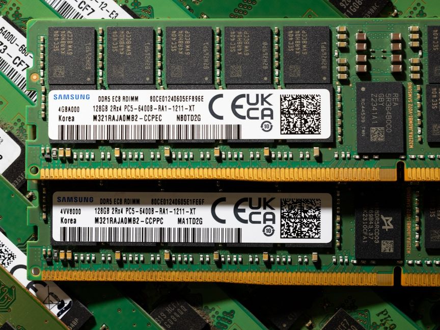 وحدات سامسونج إلكترونيكس من ذاكرة الوصول العشوائي الديناميكية (DRAM) من نوع (DDR5) بسعة 32 غيغا بايت و128 غيغا بايت - بلومبرغ