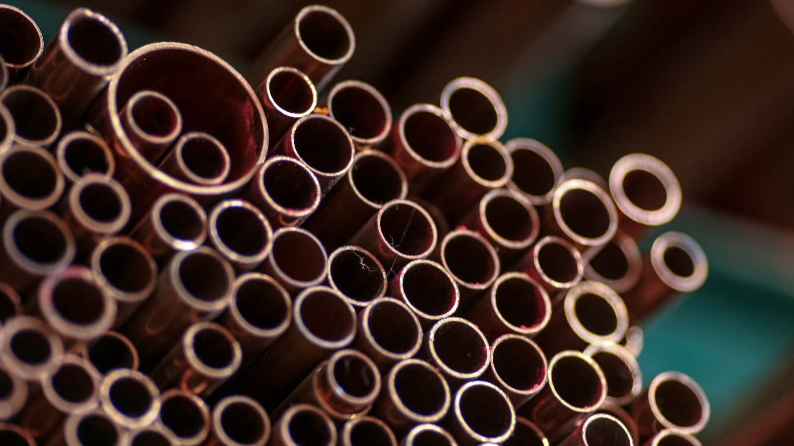 سعر النحاس يواصل التراجع مع تجدد المخاوف بشأن تباطؤ الطلب 