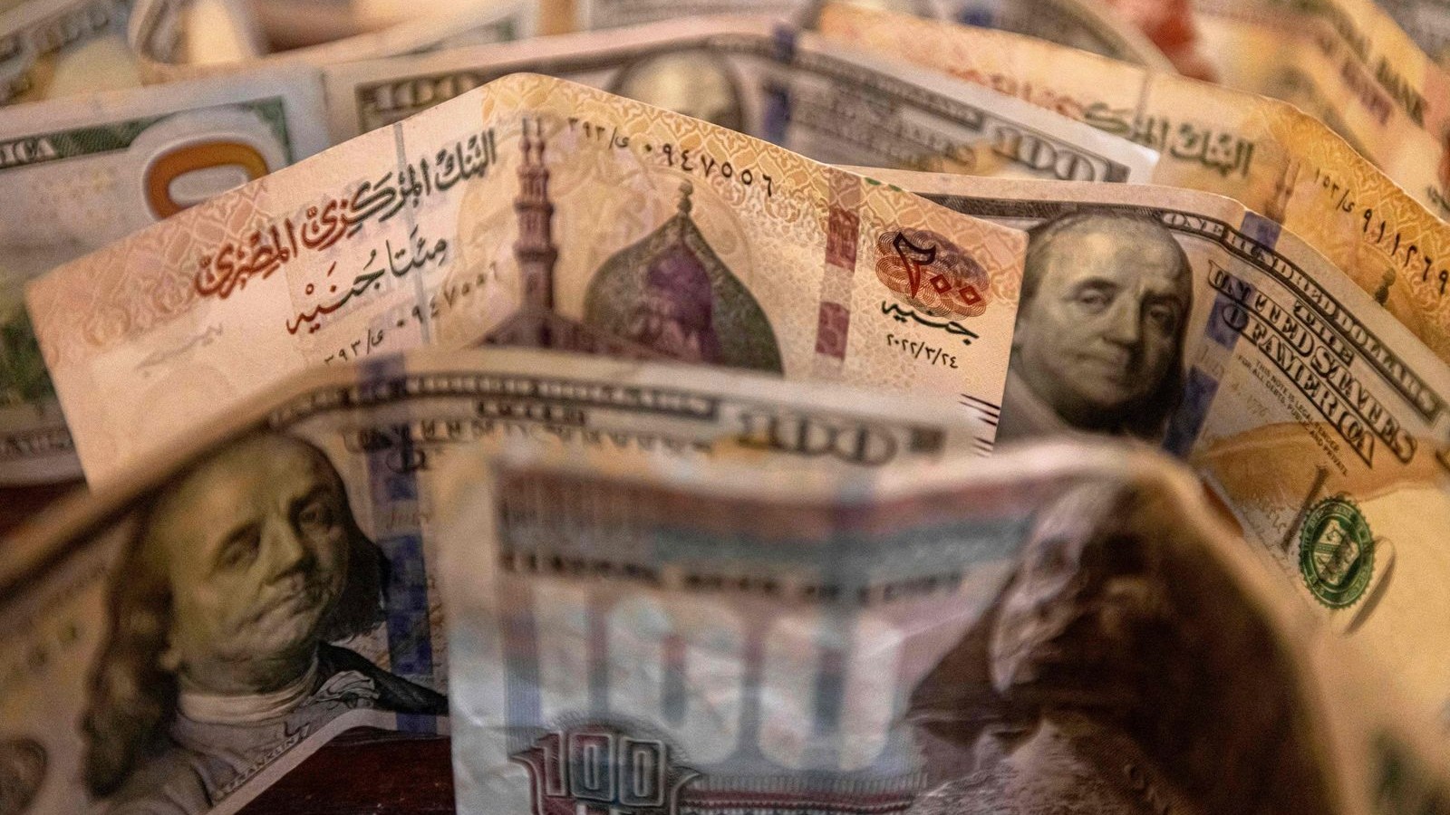 quot;قروض بلا علم أصحابهاquot; تدق جرس إنذار جديد للتمويل غير المصرفي في مصر 