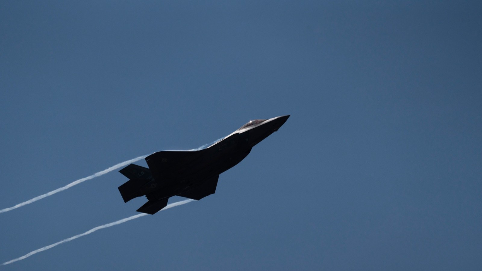 البنتاغون يطلب شراء 85 مقاتلة quot;إف-35quot; ضمن ميزانية دفاع قياسية 