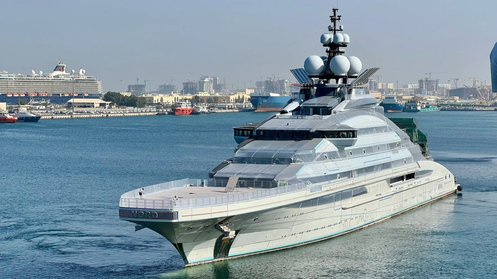 مرصد هرمز | خطة إيرانية للسيطرة على المضيق وسط عبور محدود للسفن 