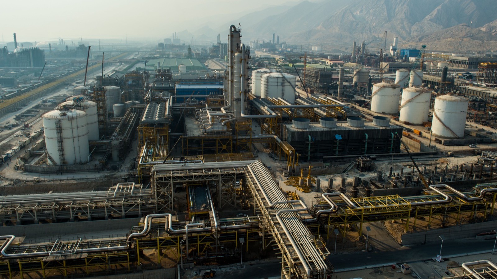 معادلة الطاقة في الخليج: إيران الحلقة الأضعف رغم التصعيد؟ 