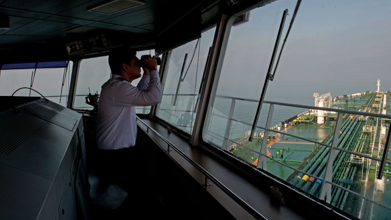 سعر النفط يستقر قرب أعلى مستوى في 7 شهور مع ترقب المحادثات مع إيران 