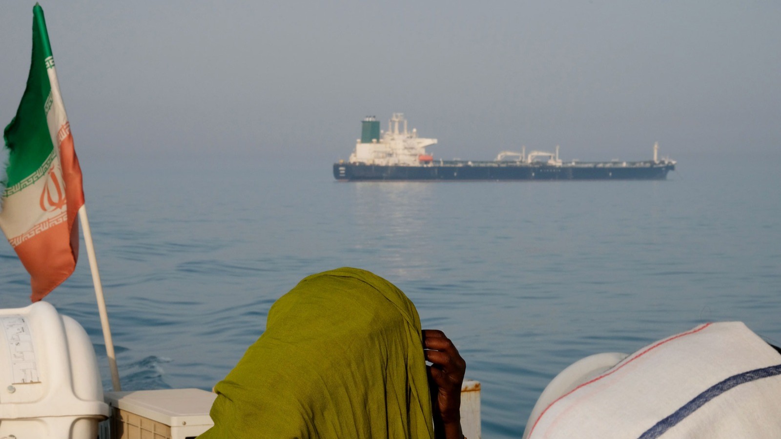 مظاهرات إيران.. ماذا سيحدث لناقلات النفط لو أُغلق مضيق هرمز؟ 
