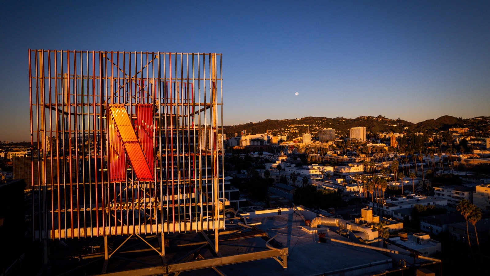 quot;نتفلكسquot; تعيد تمويل جزء من قرض بـ59 مليار دولار لصفقة quot;وارنر براذرزquot; 