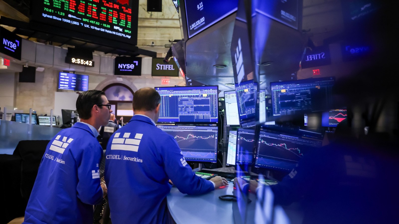 ارتفاع النفط يضغط على الأسهم والسندات قبل قرار الفيدرالي 
