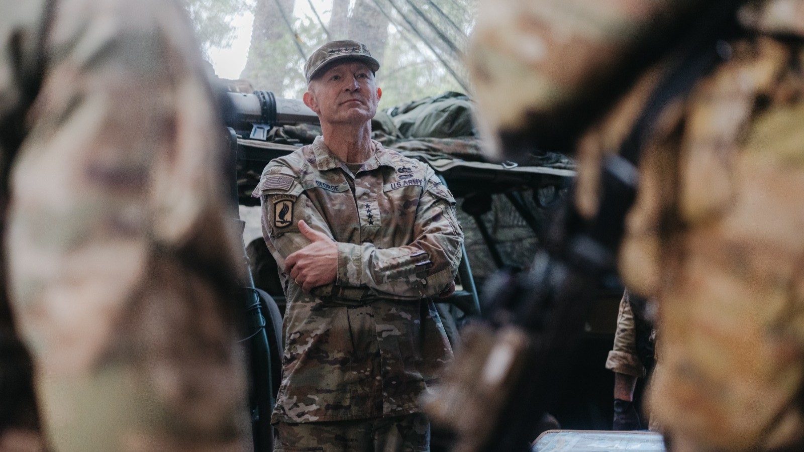 هيغسيث يقيل رئيس أركان الجيش الأميركي في خضم التصعيد مع إيران 