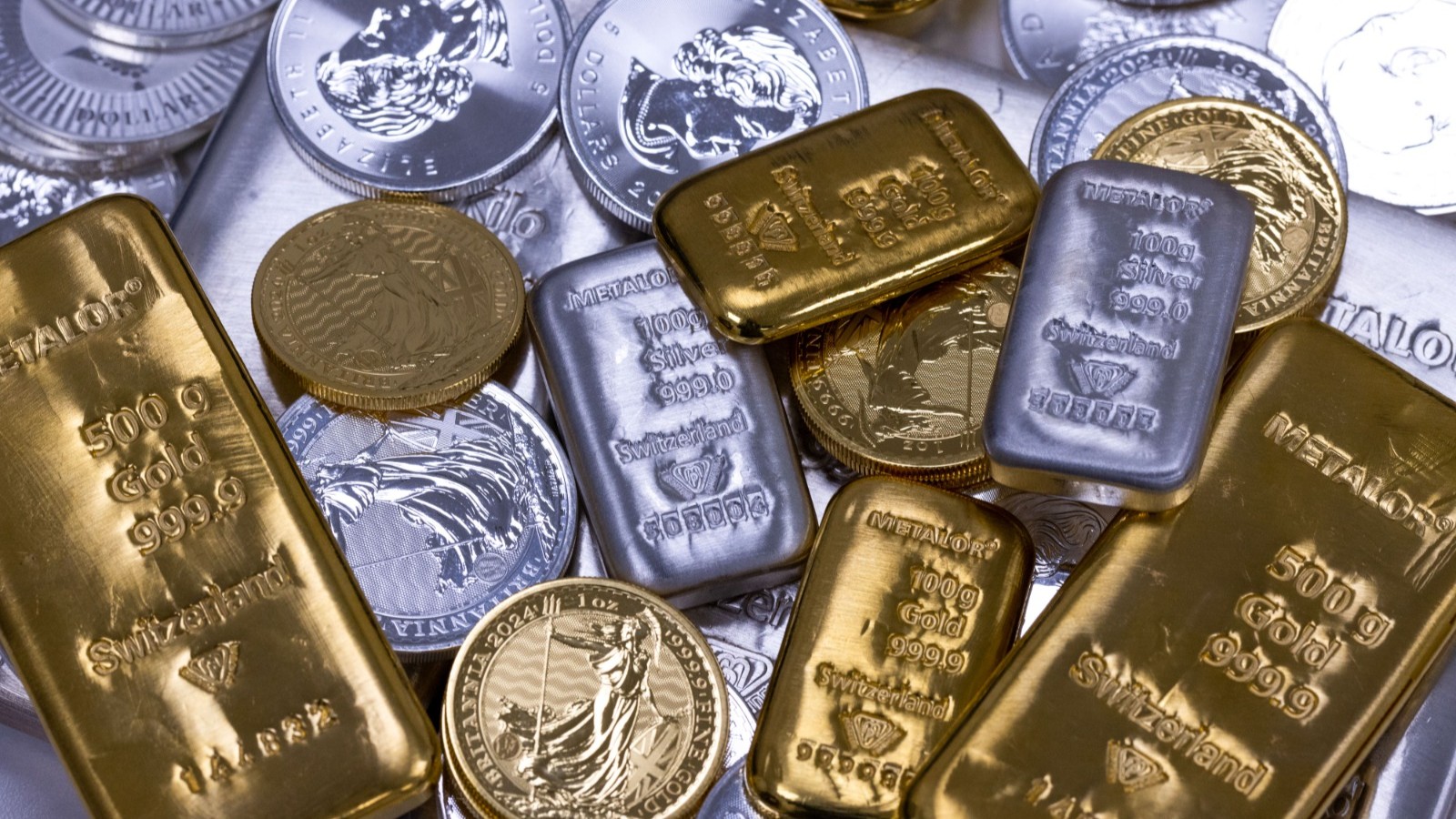 الهند تمهد لانتعاش الطلب على الذهب والفضة بقواعد جديدة 