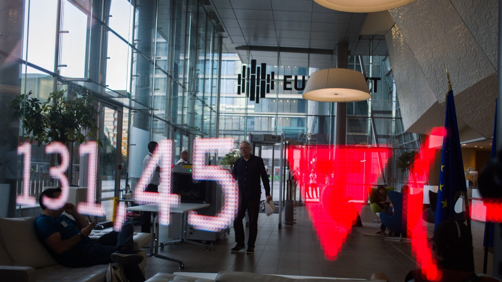 وول ستريت تتقلب مع تراجع أسهم التكنولوجيا وصعود الشركات الصغيرة 