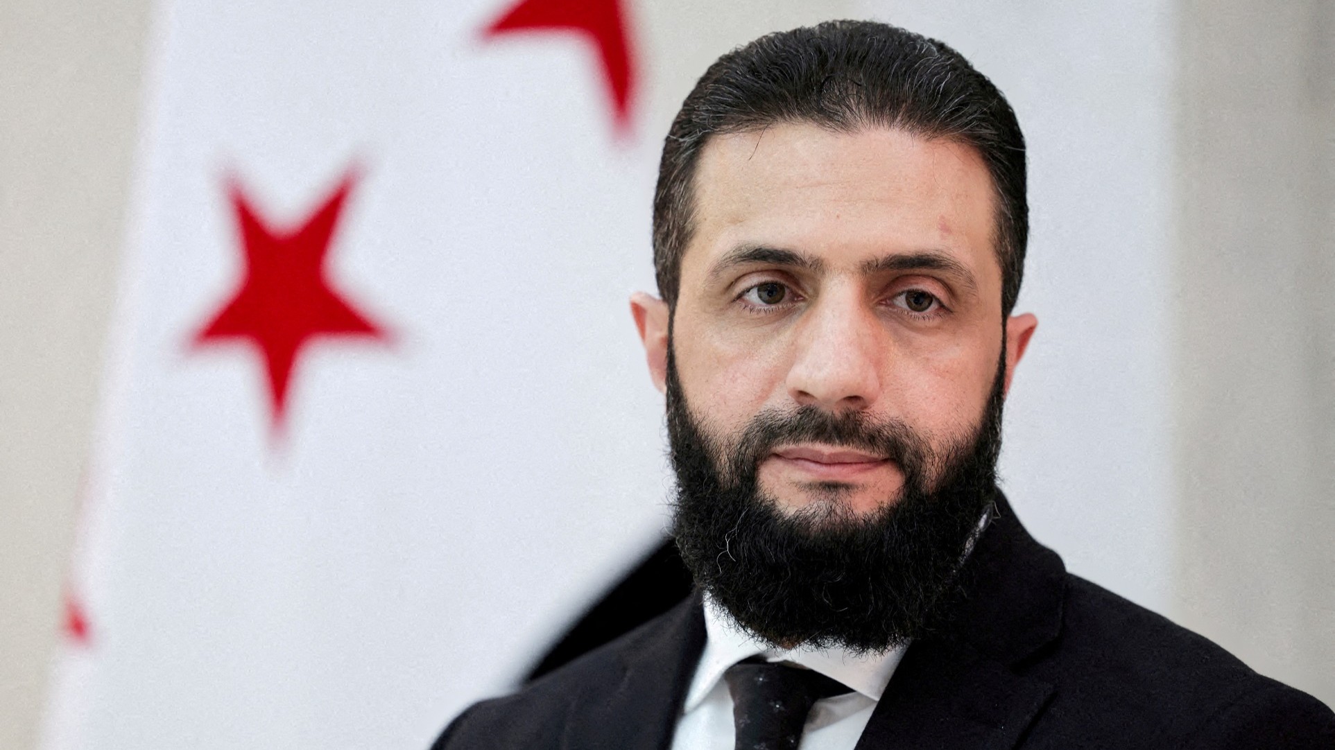 الشرع: نبحث عن خطوط اقتصادية بين لبنان وسوريا لا عسكرية 