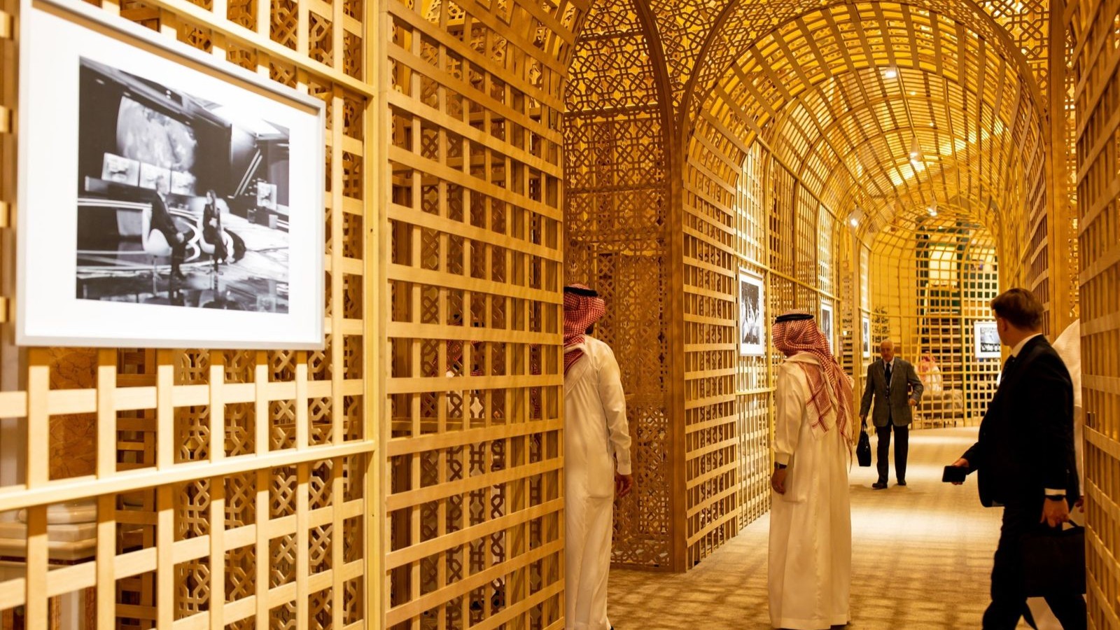 السعودية تطرق مكاتب العائلات الثرية لجذب الاستثمارات وتعزيز السيولة 