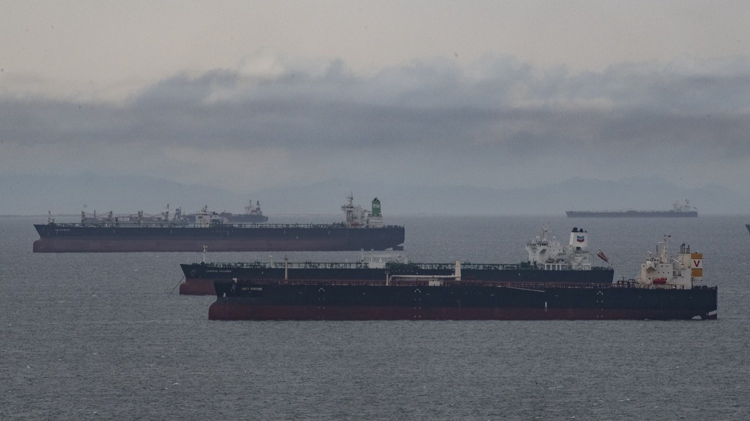 ترمب يصعد ضد فنزويلا بحصار ناقلات النفط المعاقبة 