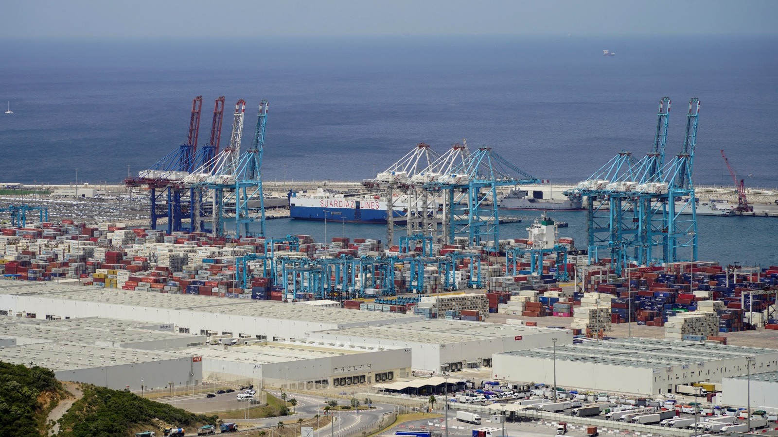 العجز التجاري للمغرب يتفاقم إلى مستوى قياسي في 2025 