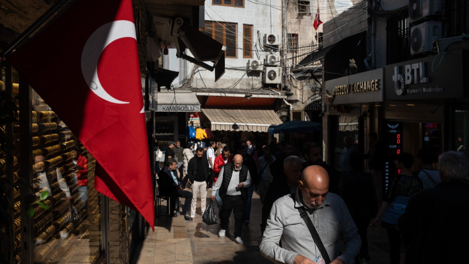 تركيا ترفع الحد الأدنى للأجور 27% بما يتماشى مع التوقعات 