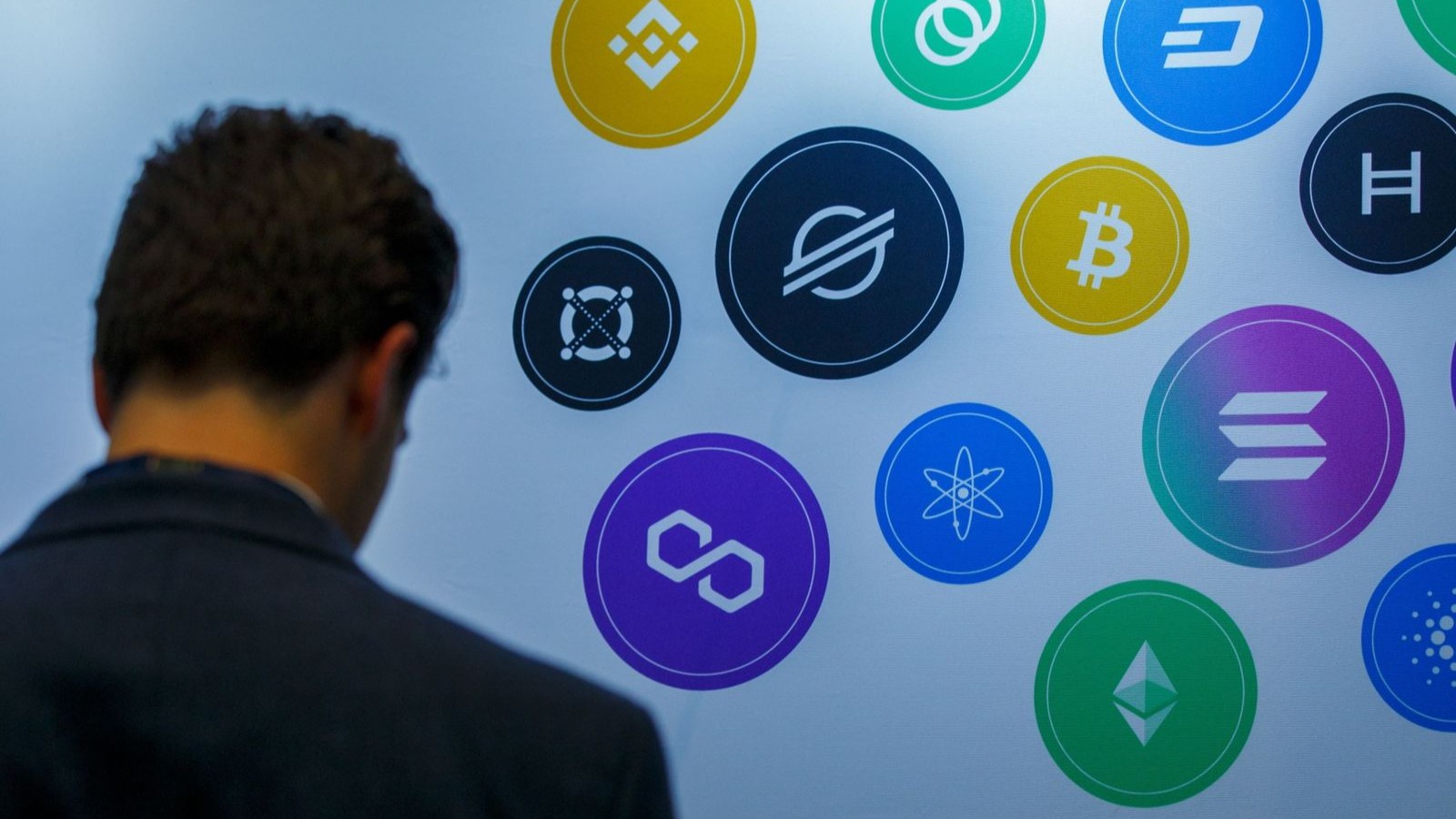 العملات المشفرة تنتعش بدعم من آمال التهدئة بين واشنطن وبكين 