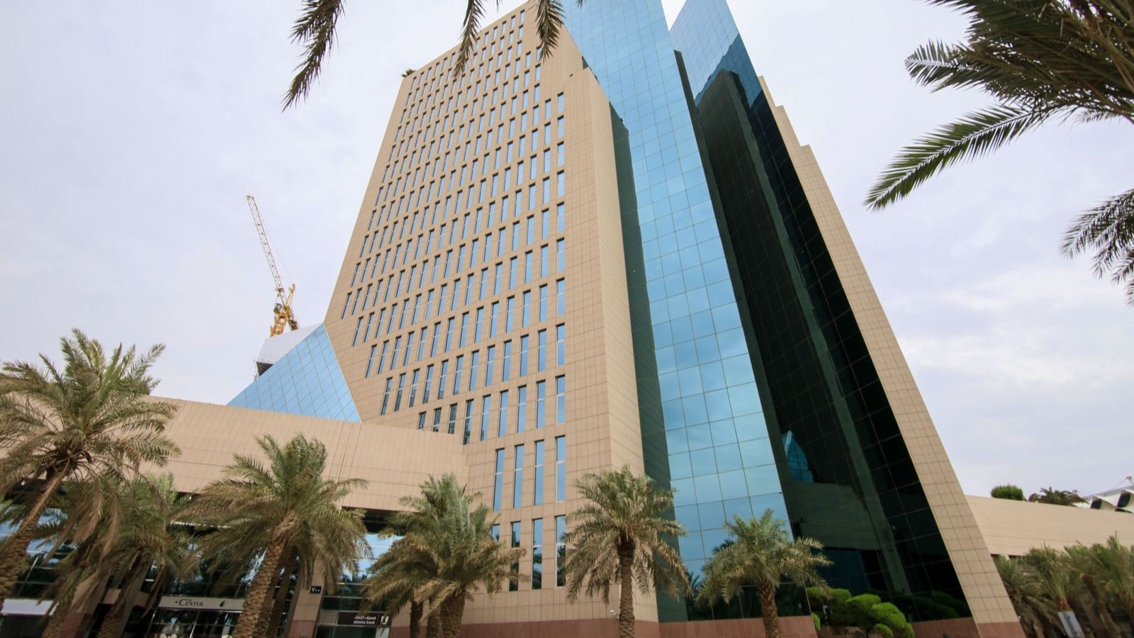 الأسهم السعودية تتراجع مع استمرار الانتقائية والحذر 