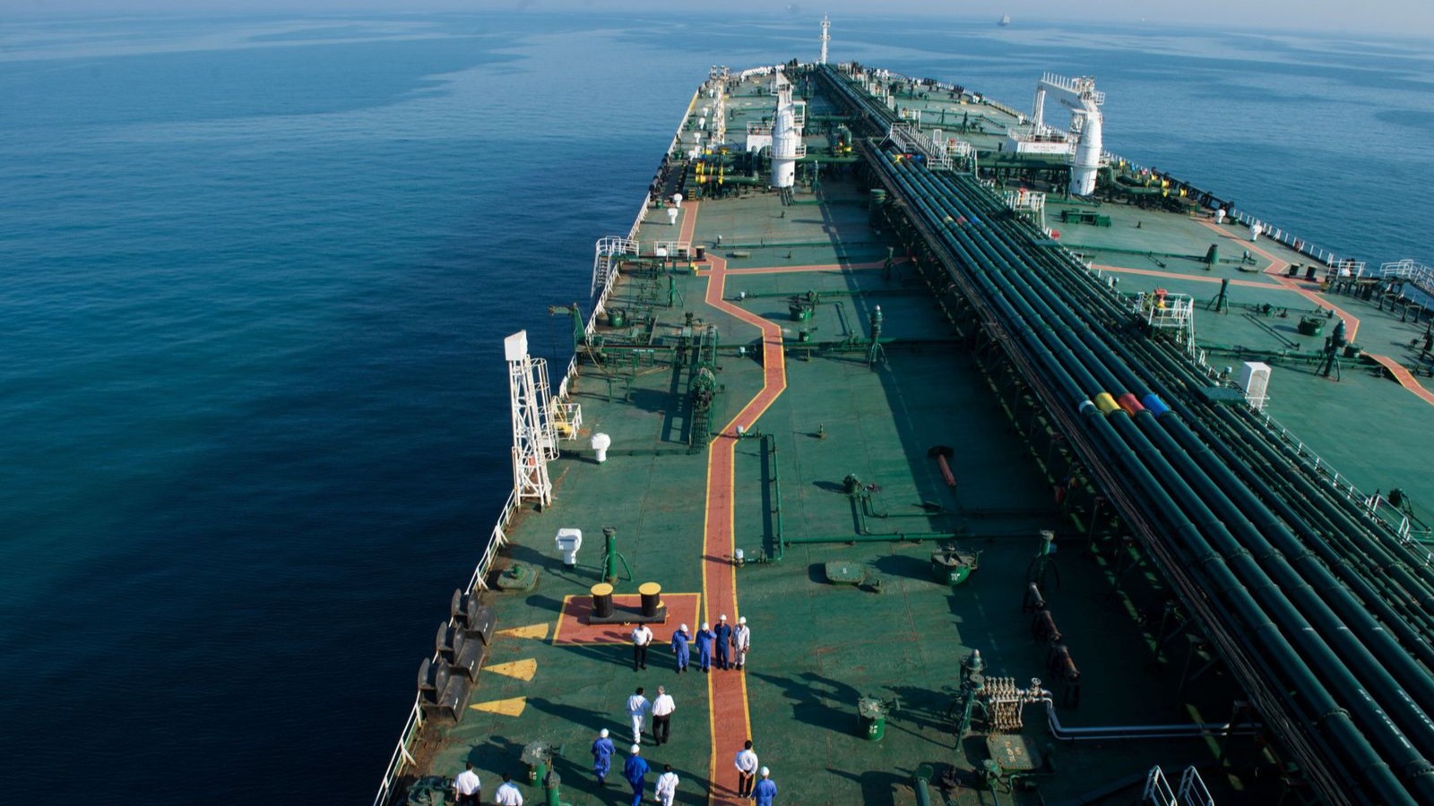 اضطراب هرمز يدفع لتغيير آلية تسعير النفط في الخليج 