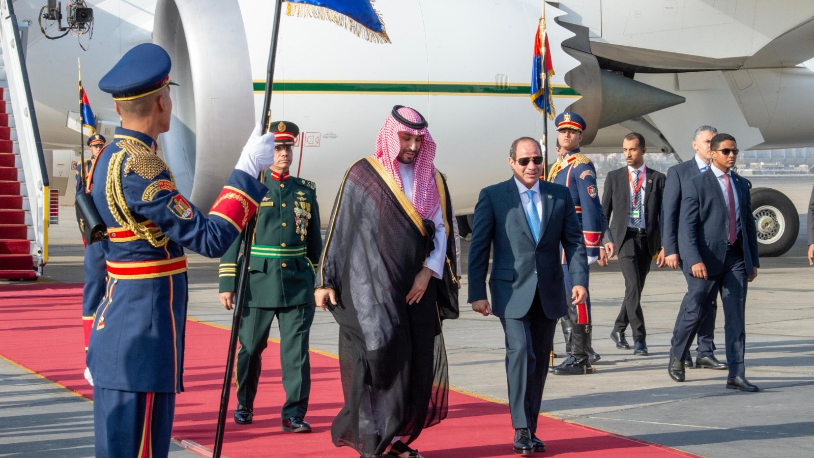 حقائق: زيارة محمد بن سلمان لمصر تسلط الضوء على العلاقات الاقتصادية 