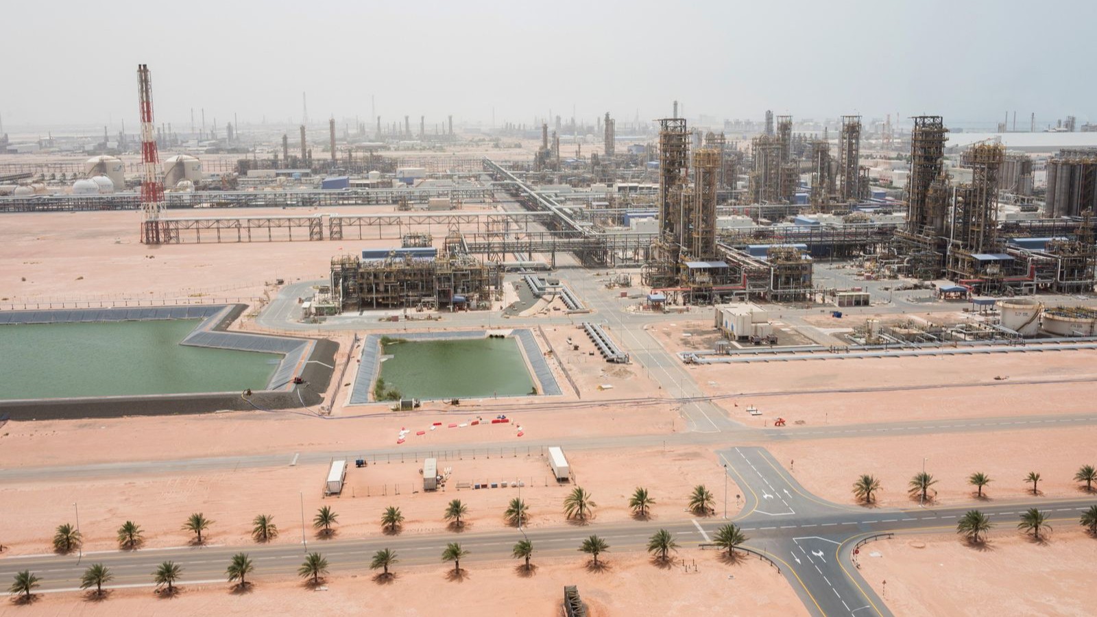 تراجع أرباح أدنوك للغاز 15% في الربع الأخير من 2025 مع هبوط أسعار الطاقة 