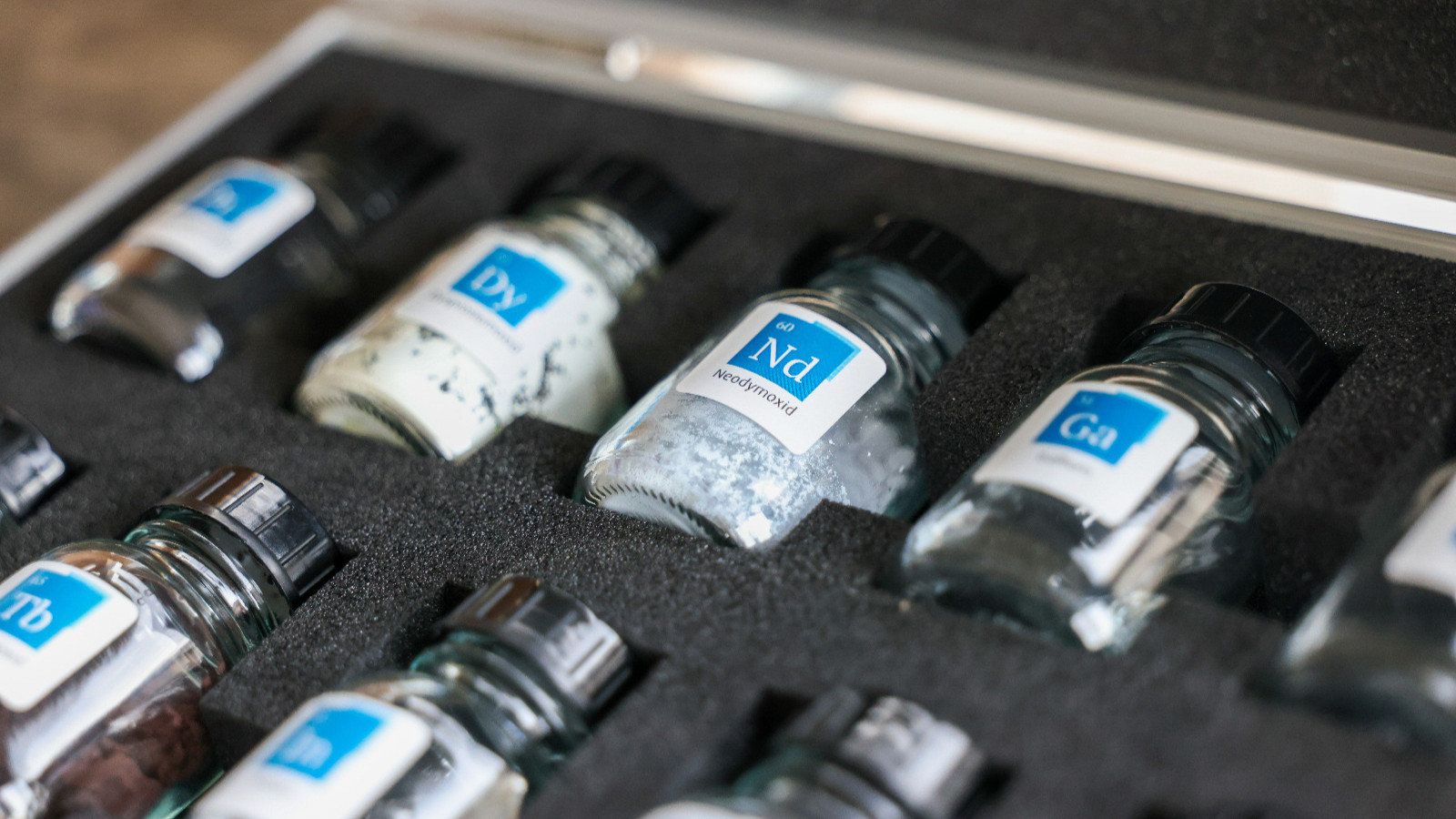 الصين تُعد قانوناً لحماية احتياطيات السلع والمعادن الوطنية 