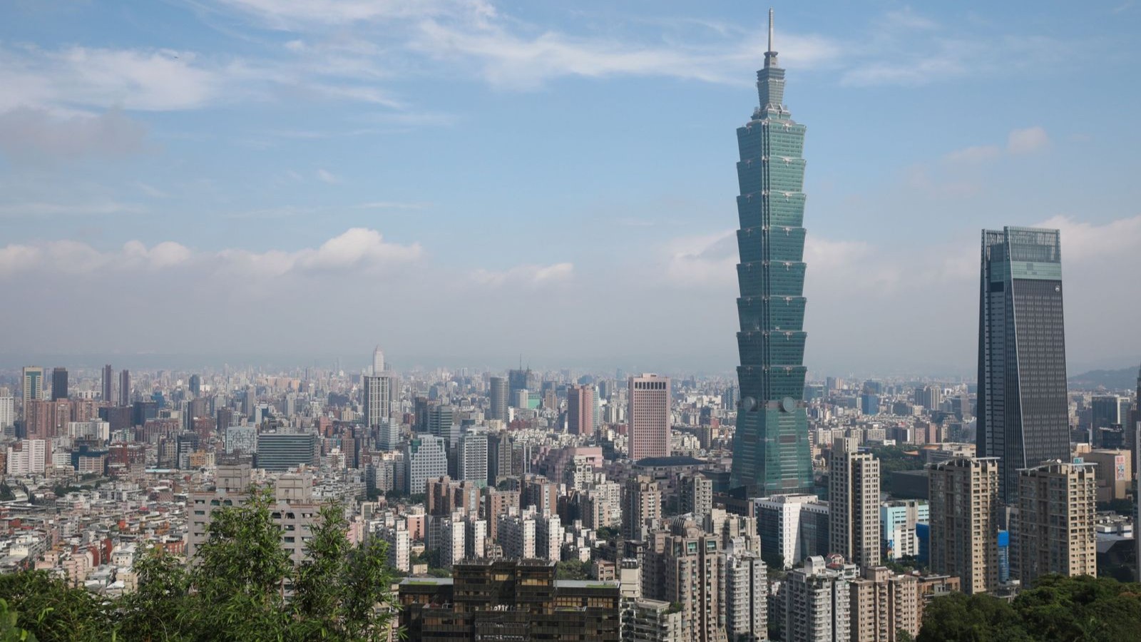 اتفاق تجاري بين أميركا وتايوان يخفض الرسوم ويعزز الاستثمار في الرقائق 