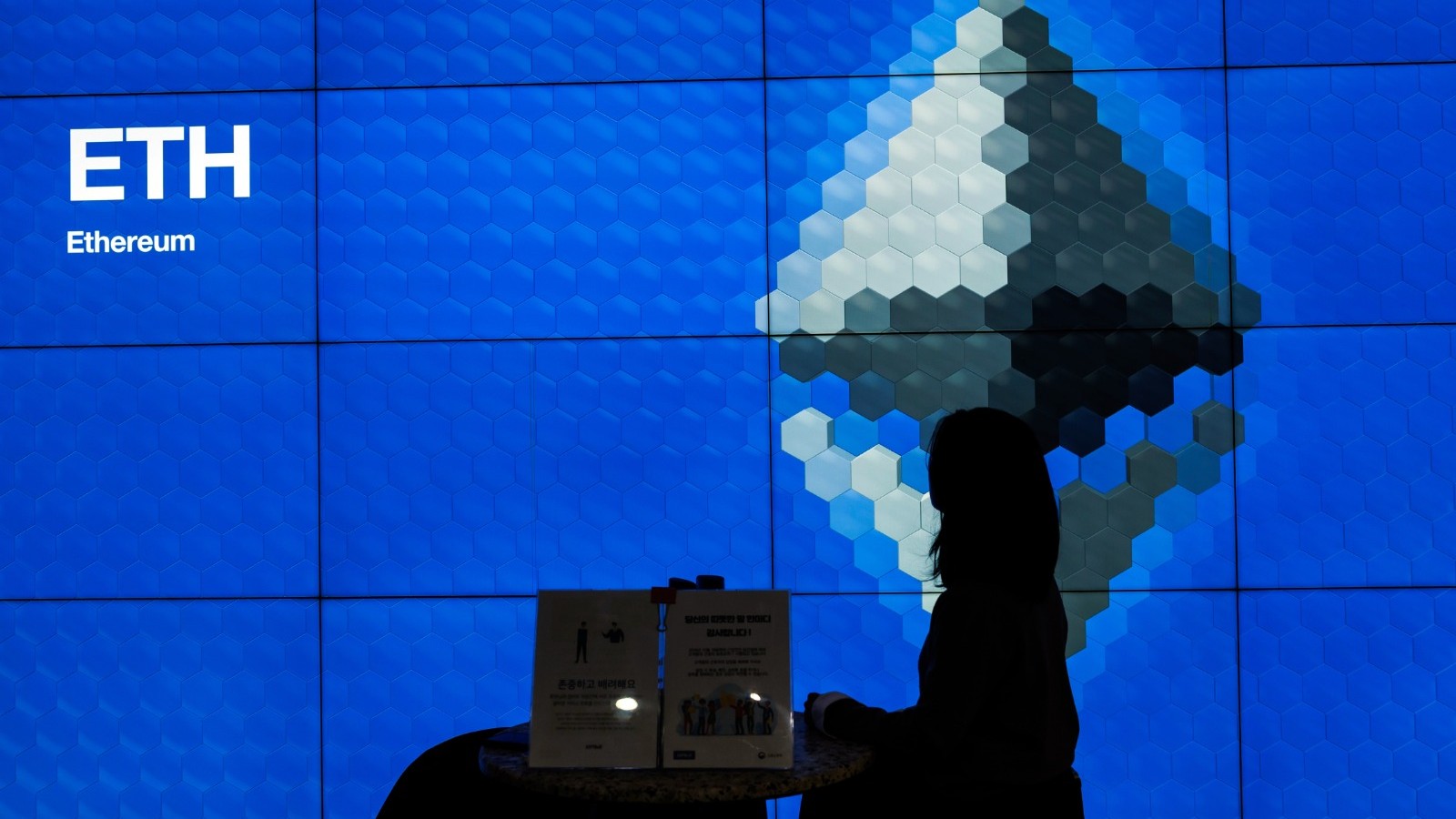 عملة مستقرة مرتبطة بروسيا تسجل تداولات بـ100 مليار دولار رغم العقوبات 