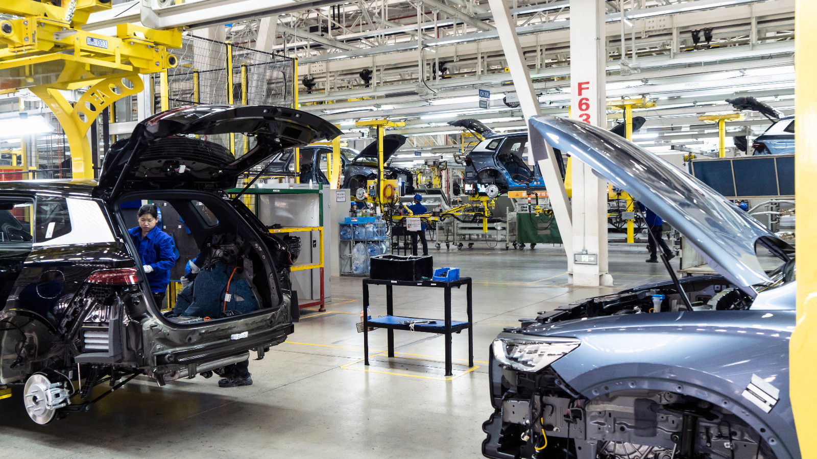 أرباح الشركات الصناعية الصينية تتهاوى في نوفمبر وسط ضعف الطلب 