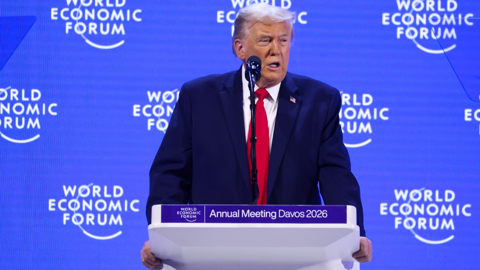 التقلبات تسود الدولار وأسواق الأسهم والسندات تزامناً مع كلمة ترمب في دافوس 