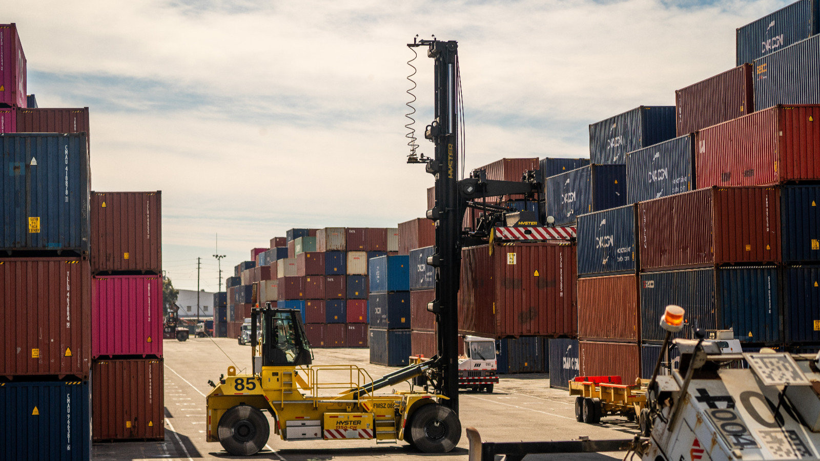 الشركات الأميركية تبدأ إجراءات استرداد رسوم ترمب بـ170 مليار دولار 