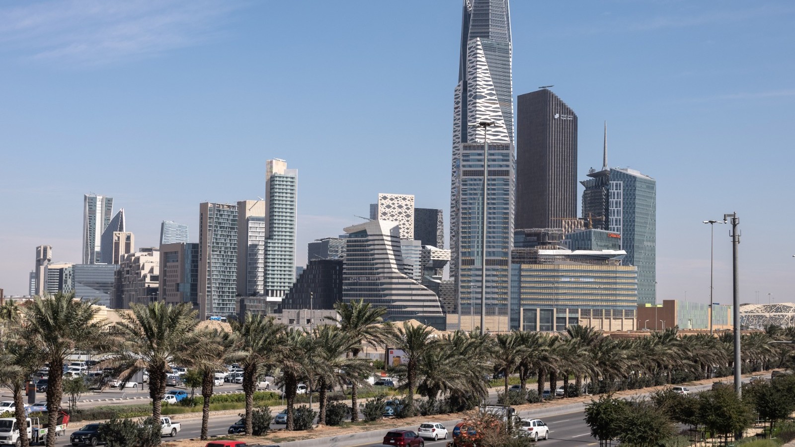 قيود استثمارات صناديق النقد في الخارج تمهد لجذب 7 مليارات دولار إلى السعودية 