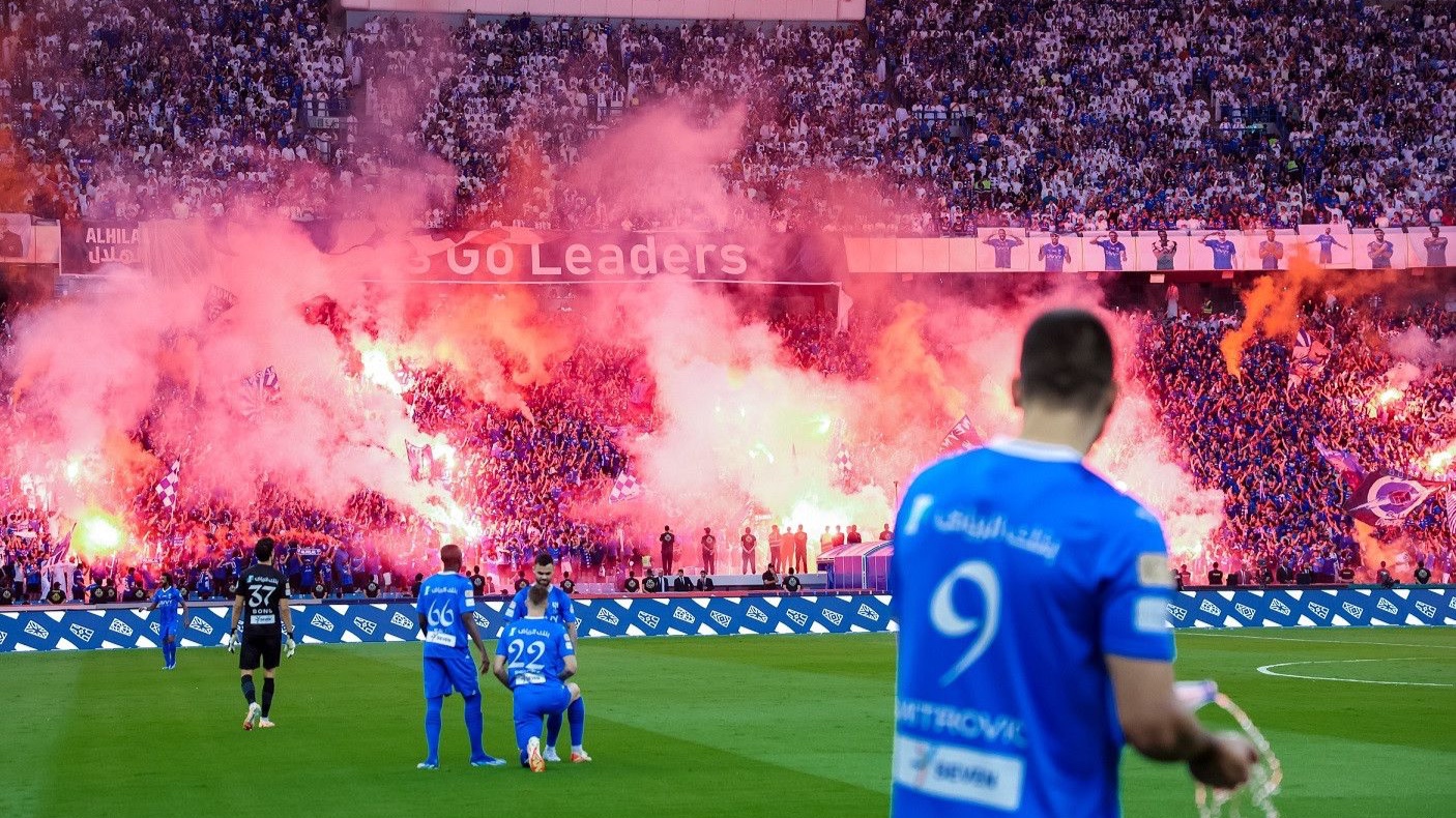 الهلال والنصر يتصدران.. كيف أصبحت أندية السعودية علامات تجارية عالمية؟ 