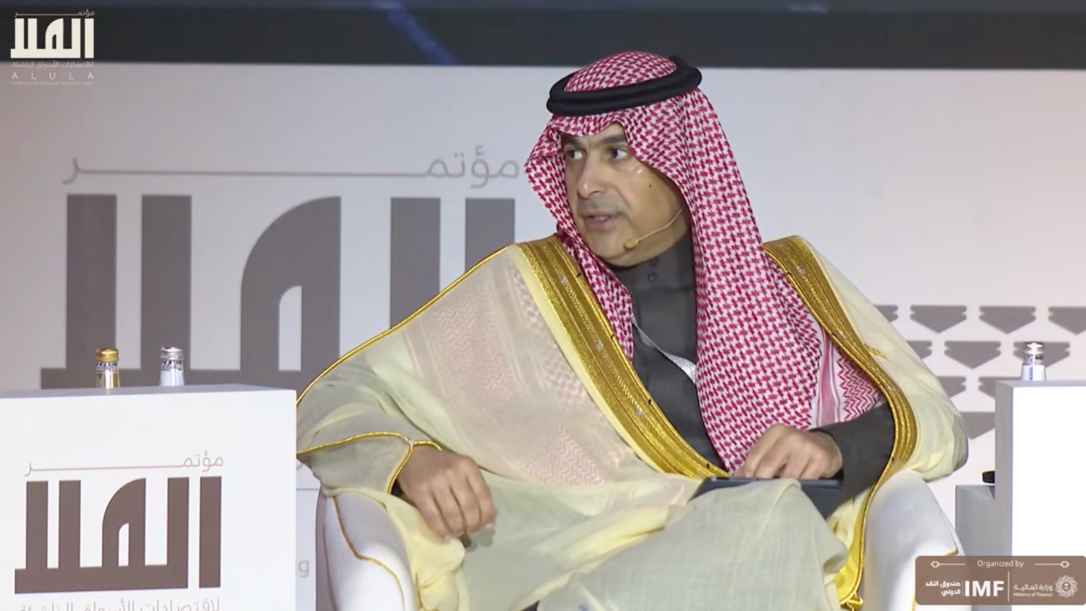 محافظ المركزي السعودي: ربط الريال بالدولار دعم استقرار الأسعار لأكثر من 40 عاماً 