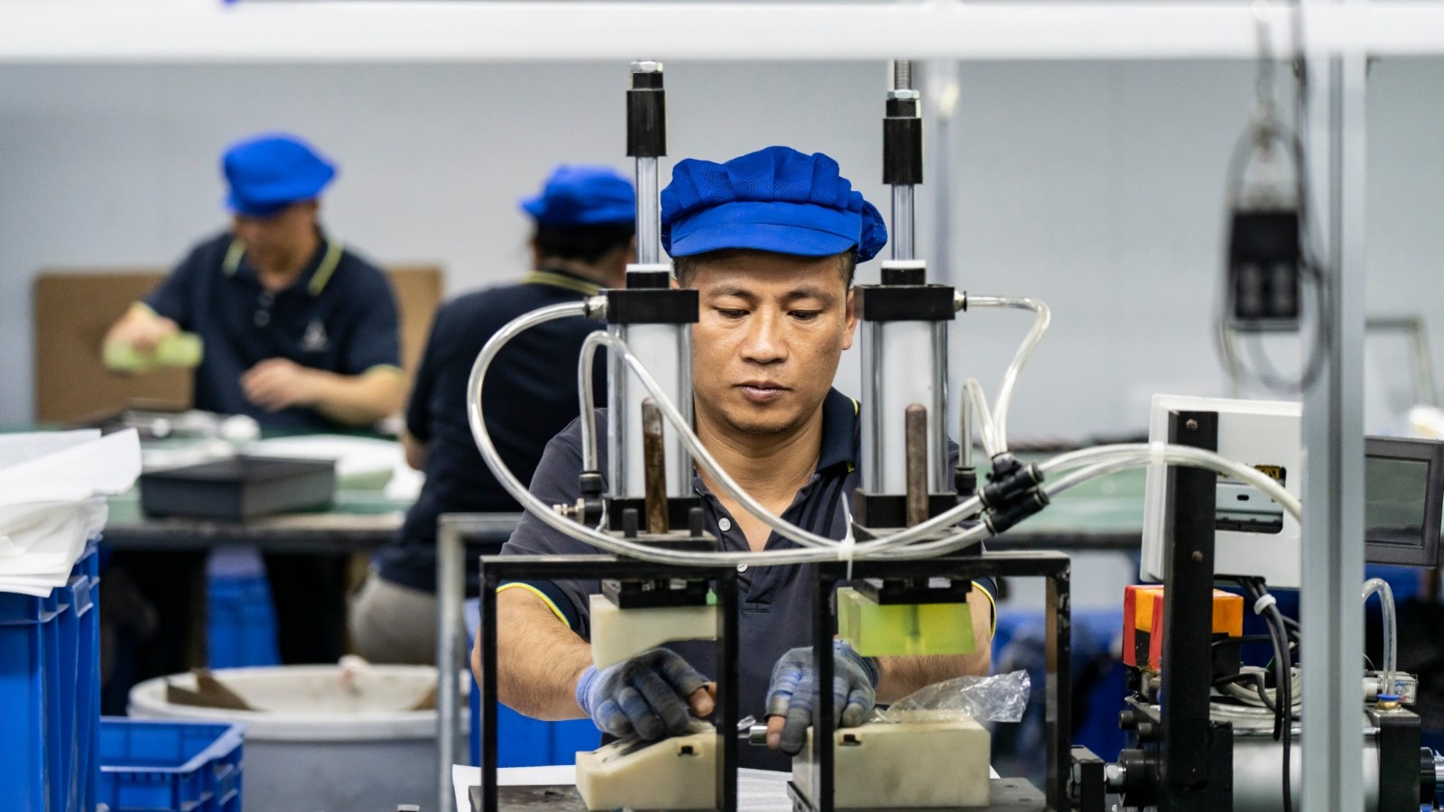 النشاط الصناعي في الصين يسجل تعافياً مفاجئاً في ديسمبر 