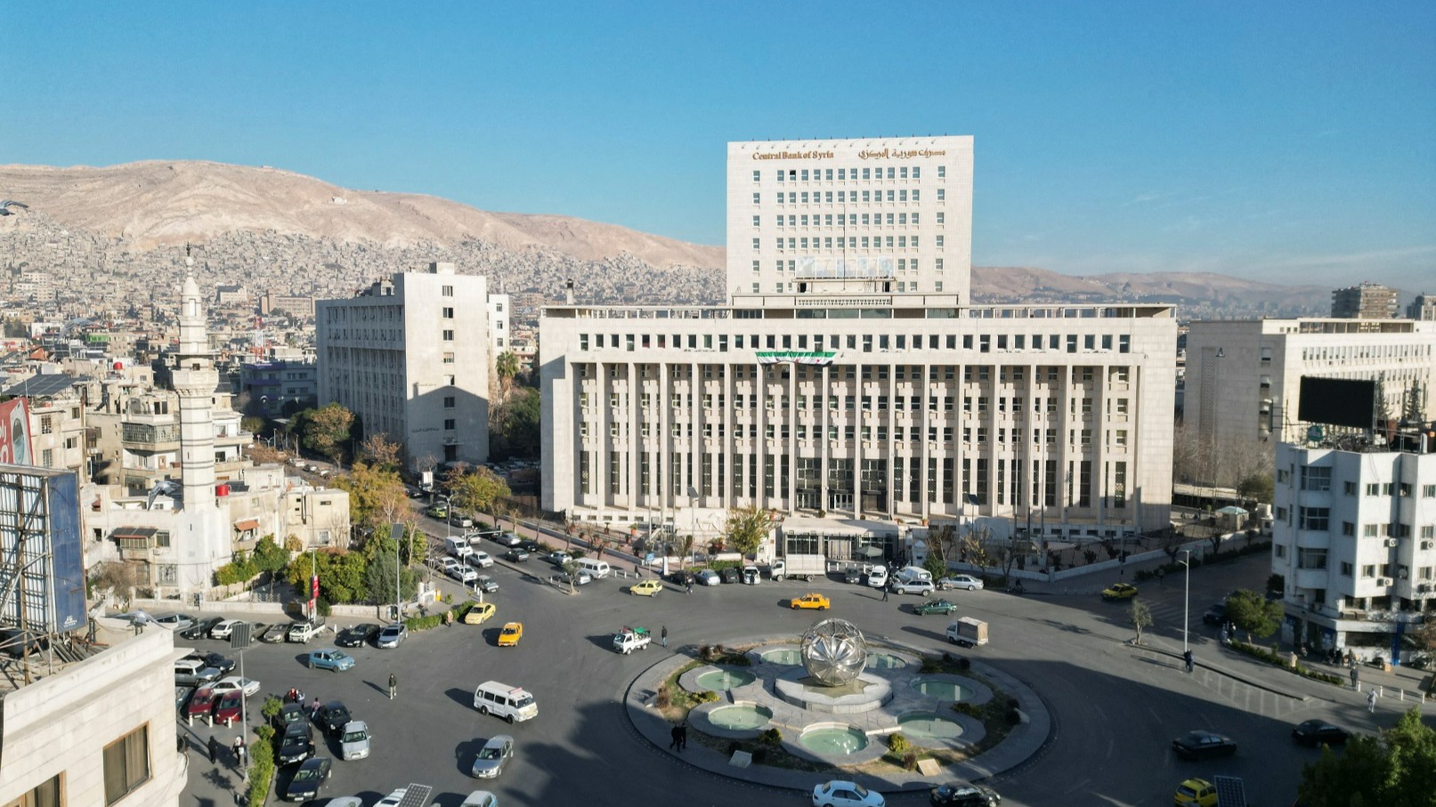 حاكم مصرف سورية: استعادة الدولة لمواردها يدعم توازن السياسة النقدية 