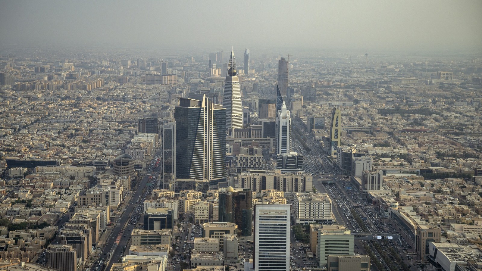 صندوق النقد يتوقع نمو اقتصاد السعودية 7.9% في 2027 بعد انكماش 
