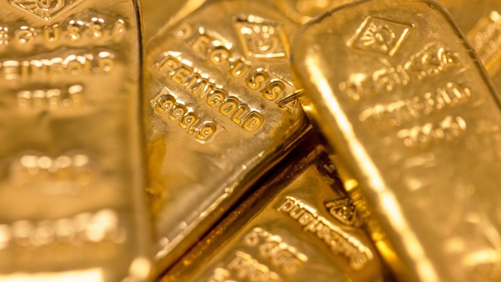 سعر الذهب يرتفع وسط ترقب لخطاب جيروم باول في جاكسون هول 
