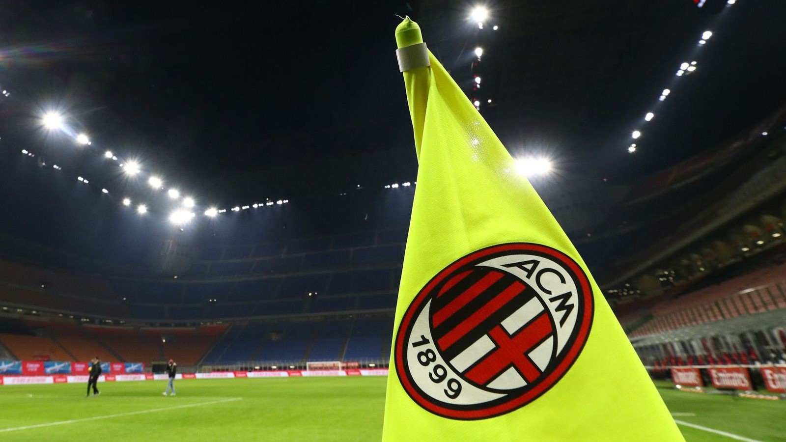 نادي quot;ميلانquot; الإيطالي يفتتح أكاديميته لكرة القدم في السعودية 