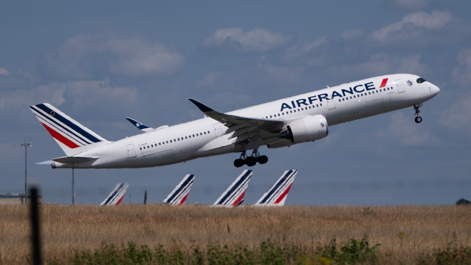 شركات طيران أوروبية تعلق رحلاتها إلى الشرق الأوسط جراء توتر بين أميركا وإيران 