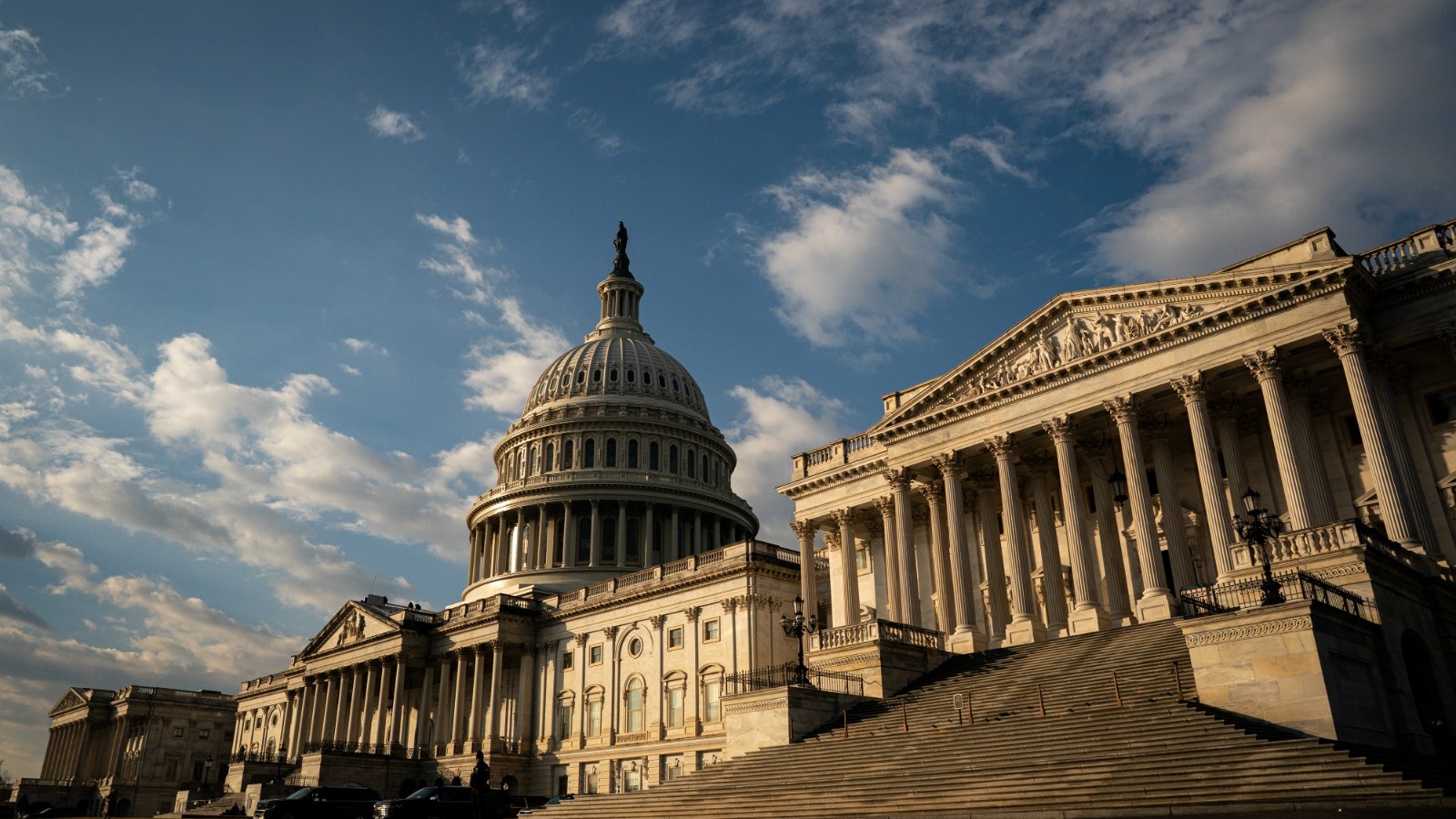 هل تُسلّح أوروبا أصولها الأميركية رداً على تهديدات ترمب؟ 