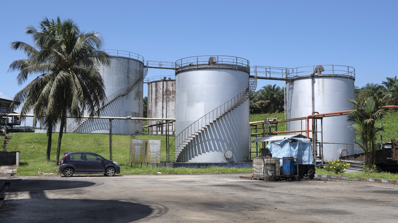 دول الآسيان تتعهد بتجنب حظر التصدير وتقاسم الوقود مع صعود أسعار النفط 