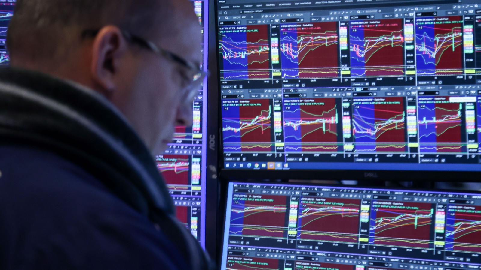 مؤشرات الأسهم الأميركية تتراجع بفعل مخاوف الائتمان الخاص والحرب 