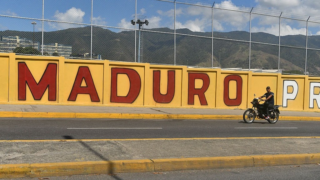 فنزويلا تنفي انعدام الأمن بعد طلب أميركا من مواطنيها سرعة مغادرة البلاد 