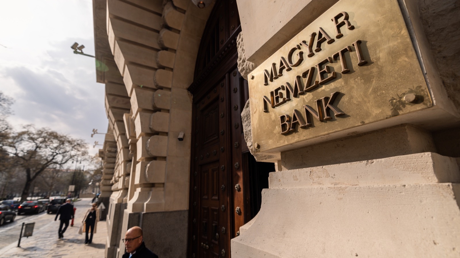 المجر تروج لاتفاق تبادل عملات مع الصين لتعزيز التمويل وسط تقلبات الأسواق 