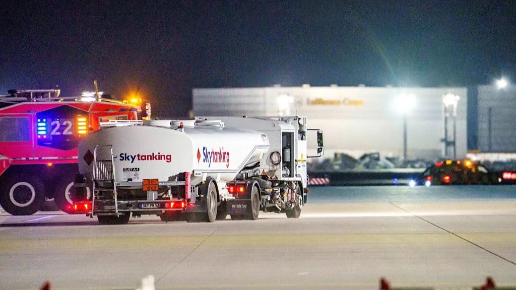 آفاق قطاع الطيران ملبدة بارتفاع أسعار الوقود وتدخلات ترمب 