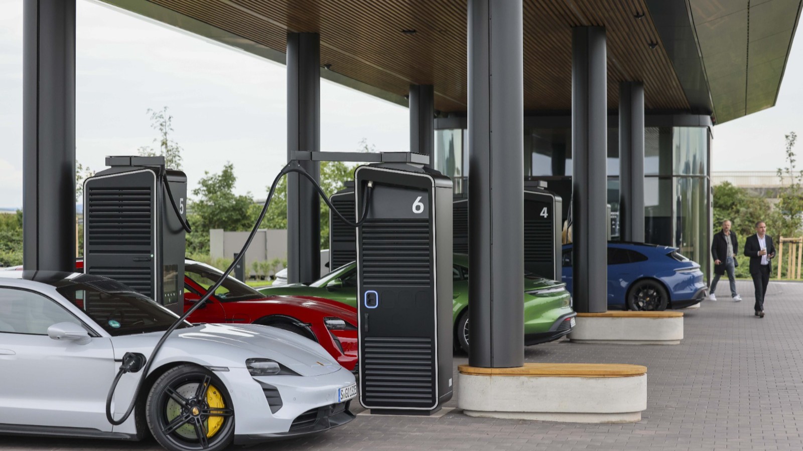 صدمة النفط قد تحول السيارات الكهربائية المستعملة إلى صفقة رابحة 